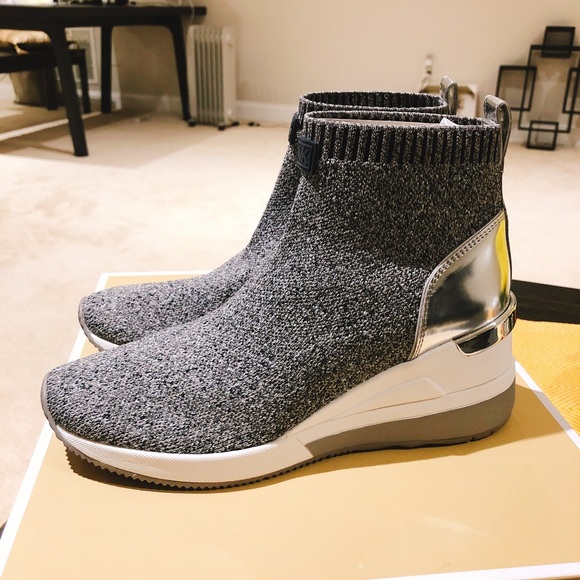 Michael Kors, Skyler Booties, Grey, SZ: 6.5M - Picture 2 of 3